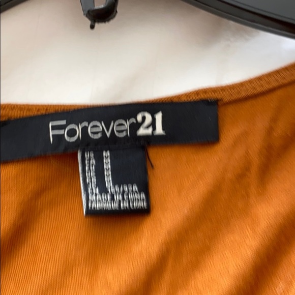 Forever 21 lace embellished high low top - Picture 6 of 6